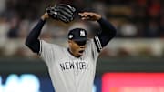 Aroldis Chapman se movía en bicicleta por Cuba