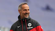 Gibt sich vor Auswärtsspiel in Leverkusen zuversichtlich: Adi Hütter