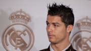 Les pics ébouriffés de Cristiano Ronaldo lors de sa présentation au Real Madrid. 