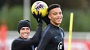 Foden (l). und Greenwood haben gegen die Regeln verstoßen