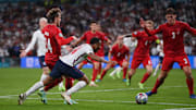 Sterling se jogou e conseguiu cavar penalidade que decidiu semifinal