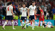 Harry Maguire, Kalvin Phillips und John Stones bejubeln den Finaleinzug.
