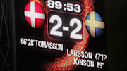 Dinamarca y Suecia empataron y ambas se clasificaron en la primera fase de la Eurocopa 2004