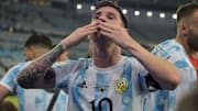 Messi ainda não teve a renovação oficializada com o Barcelona