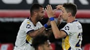 Edwin Cardona festeja su tanto con Franco Soldano