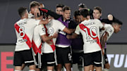 Gonzalo Montiel celebrando un gol ante Colón