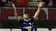 Galo tenta abordagem diferente para tirar Nahuel Bustos do Talleres, da Argentina.