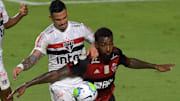 Torcidas comentam sobre chances de Flamengo e São Paulo se enfrentarem nas oitavas de final da Libertadores. 