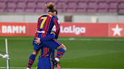 Griezmann und Messi bejubeln ihr gemeinschaftlich erarbeitetes Tor gegen Betis zur 2:1-Führung. 