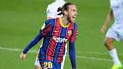 Òscar Mingueza bejubelt seinen Treffer im Clasico