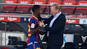 Koeman felicita a Ansu Fati en un partido