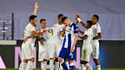 El Real Madrid celebrando ante el Alavés
