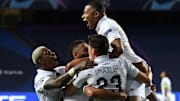 Paris St. Germain hat Atalanta Bergamo durch zwei Tore in der Nachspielzeit geschlagen