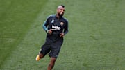 Arturo Vidal no cree que pueda compararse a Lewandowski con Messi