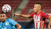 Do Brasil para o mundo: Rafinha é alvo para a lateral direita após não fechar com o Flamengo.