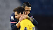 Di María consoló a Messi tras la eliminación de Champions.
