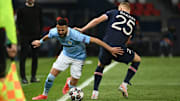 Ryad Mahrez et Micthell Bakker. 