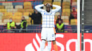 Lukaku terminó con problemas en el muslo