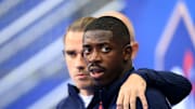 Ousmane Dembélé et Antoine Griezmann ont tenu des propos anti-asiatique dans une vidéo récemment ressortie. 