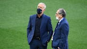 Didier Deschamps, accompagné du président de la FFF, Noel le Graët