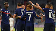 La joie des Bleus sur le but de contre son camp de Mats Hummels. 