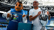 FBL-EURO-2020-2021-TROPHY