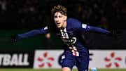 Adil Aouchiche s'est révélé cette saison et tarde à signer son contrat professionnel avec le PSG. 