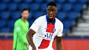 El Chadaille Bitshiabu vient de signer son premier contrat pro avec le PSG. 