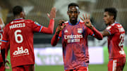 Lyon a réalisé la bonne opération de ce dimanche en battant Angers dans le dernier quart d'heure du match 