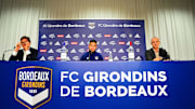 Ben Arfa entouré d'Alain Roche (à droite) et Frédéric Longuépée (à gauche)