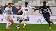Yusuf Yazici et Jonathan Ikoné ont fait mal aux Bordelais d'Enock Kwateng. 