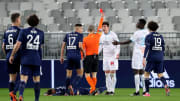 Balerdi a reçu un carton rouge après une lourde faute. 
