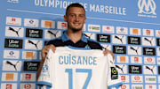 Marseille statt Leeds: Mickael Cuisance bei der Präsentation in seinem Heimatland