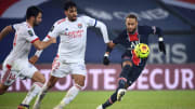 Com vários brasileiros em campo, PSG e Lyon medem forças pela 6ª rodada da Ligue 1. 