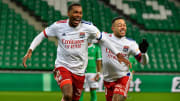 Lyon a terrassé Saint-Etienne et régalé ses supporters ce dimanche soir