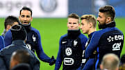 Adil Rami avec l'Équipe de France. 