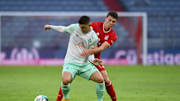 Rashica (l.) bleibt Bremer