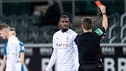 Marcus Thuram sieht zurecht die rote Karte.