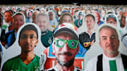 Derzeit noch als Pappfiguren, wollen die Fans bald wieder selbst ins Stadion kommen