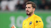 Kevin Trapp wurde ein Böller zwischen die Füße geworfen