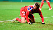 Thomas Müller guckt erstaunt - muss er gar nicht