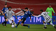 Pessina trattenuto da Bentancur 
