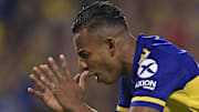 Sebastián Villa en una de sus últimas apariciones con Boca.