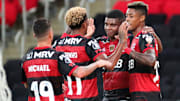 Para além da avaliação de desempenho, o Flamengo precisa, e muito, de dinheiro. 
