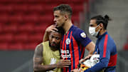 FBL-LIBERTADORES-SANTOS-SANLORENZO - San Lorenzo se lamenta por la derrota en la serie.