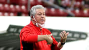 El entrenador de momento se mantiene en el equipo