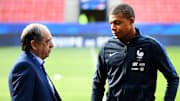 Noël le Graët et Kylian Mbappé 