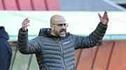 Peter Bosz muss langsam liefern