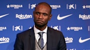 Eric Abidal lors de la présentation de Quique Setien en tant que nouvel entraîneur du FC Barcelone. 