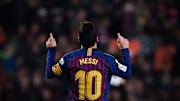 Lionel Messi estreou no Barcelona há exatos 20 anos. De lá para cá, o camisa 10 conquistou tudo e muito mais. Confira algumas de suas marcas. 		